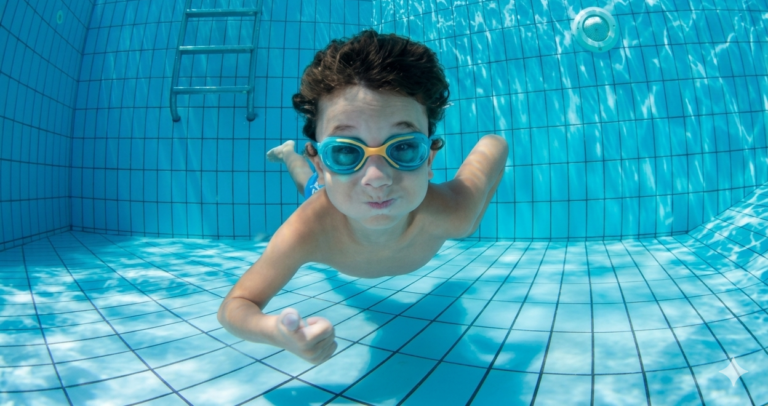 Natación para niños en Sevilla: mucho más que aprender a nadar con AquaVita